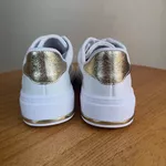 Tênis Casual Feminino Beira Rio Branco com Detalhes Dourados