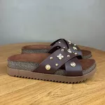 Papete Feminina Moleca Marrom com Aplicações Douradas