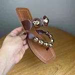 Rasteirinha Feminina A.B Marrom com Aplicações Metalizadas