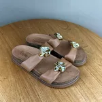 Papete Feminina Beira Rio Caramelo com Detalhes Metalizados