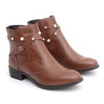 Bota Feminina em Couro Cano Curto Tiras Detalhe Botão Nutella