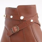 Bota Feminina em Couro Cano Curto Tiras Detalhe Botão Caramelo