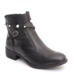 Bota Feminina em Couro Cano Curto Tiras Detalhe Botão Preta