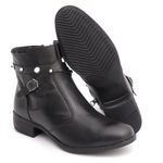Bota Feminina em Couro Cano Curto Tiras Detalhe Botão Preta
