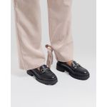 Mocassim Feminino em Couro Preto Com Fivela 4