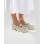 Mocassim Feminino em Couro Off White Com Fivela 4
