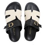 Papete Feminina Elisa Fivela Detalhe em H Sola Baixa Off White e Preto