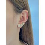 Brinco Trio Trevo com Madre Pérola Cravejado