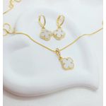 Conjunto Trevo Madrepérola Com Detalhes em Zircônias Banhado a Ouro 