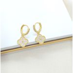 Brinco Argola Trevo Cravejado em Zircônias Banhado a Ouro