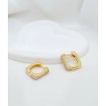 Brinco Argola Quadrada Com Um Lado Cravejado Banhada a Ouro