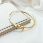 Bracelete Prego Com Cravejação Em Zircônias Banhado a Ouro