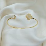 Bracelete Trevo e Ponto De Luz Zircônias Banhado a Ouro