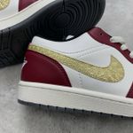 Tenis NK Air Jordan 1 Low - Year Of The Dragon - Branco/Vermelho/Dourado