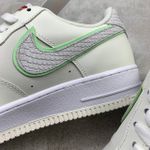 Tênis NK Air Force 1 - Ano do Dragão - Branco Off/Verde