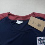 Conjunto Treino Regata + short Inglaterra 2024 - Detalhe Vermelho Vinho