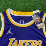 NBA Los Angeles Lakers Gola Redonda Nº 24 Bryant 75 ANOS (roxo Com N° Amarelo) Preto Na Lateral