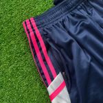 Conjunto Treino Regata + Short Arsenal 2023/24 - Branco/Azul/Rosa