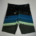Bermuda Surf Quiksilver preta, azul e verde