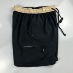 Bermuda Cargo Nike Preta detalhes Beje
