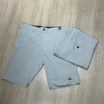 Bermuda Walker Quiksilver Com Simbolo Bordado Cinza Claro