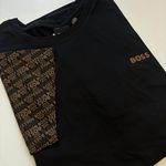 Camisa Peruana Boss Preta Escrita Na Manga 