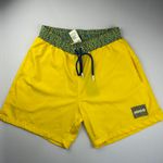 Bermuda Tactel hugo amarelo
