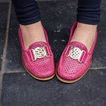 Mocassim Feminino Clássico em Couro com Fivela cor Pink