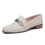 Sapato Social Feminino em Couro com fivela cor off white