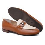 Loafer Feminino em Couro com fivela cor Caramelo