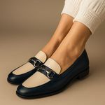 Loafer Feminino em Couro com fivela cor Azul Marinho