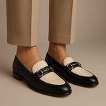 Loafer Feminino em Couro com fivela cor Preto