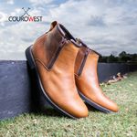 BOTA ZIPADA ANATÔMICA COURO HIDROFUGADO CARAMELO