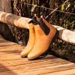 BOTA CHELSEA ANATÔMICA COURO HIDROFUGADO CARAMELO