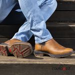 BOTA WORK JUMP BICO QUADRADO COURO HIDROFUGADO CARAMELO