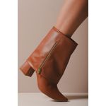 Bota encapada caramelo