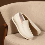 Mocassim Maverick Masculino Slip On Loafer Derby em Couro - Gelo