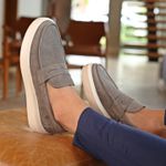Kit 2 Mocassim Masculino Loafer Derby em Camurça - Marrom + Cinza
