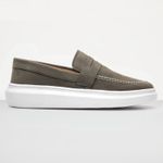 Mocassim Masculino Sola Alta Loafer Derby em Camurça - Oliva