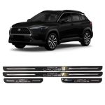 Soleira Porta Corolla Cross 2021/ Resinado Preto Com Blackout URA