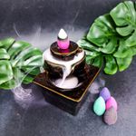  Incensário Cascata Cerâmica Queda Tranquila + 5 Incensos de Cone de Brinde 