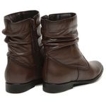 Bota Feminina em Couro Café Milly 
