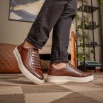Tênis Casual Masculino em Couro Pinhão Yaris 