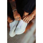 Tênis de Amarrar Couro Liso Branco Sola Alta Branca Clean