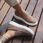Sapato Loafer Mocassim Master Camurça Taupe