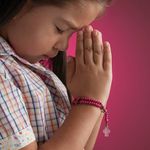 Pulseira Terço Cruz Rosa Infantil
