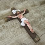 Imagem -Crucifixo Resina - 30 cm