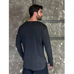 Camiseta Masculina Manga Longa Estonada com Detalhe na Gola