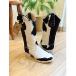 BOTA TEXANA EM COURO PELOS VACA MALHADA PRETO E BRANCO SOLADO BRANCO