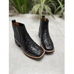 BOTINA EM COURO PRETO ALL BLACK COM METAIS 